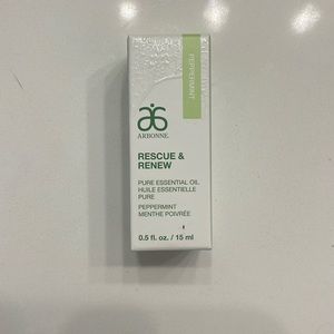 New in box Arbonne rescue and renew peppermint essential oil